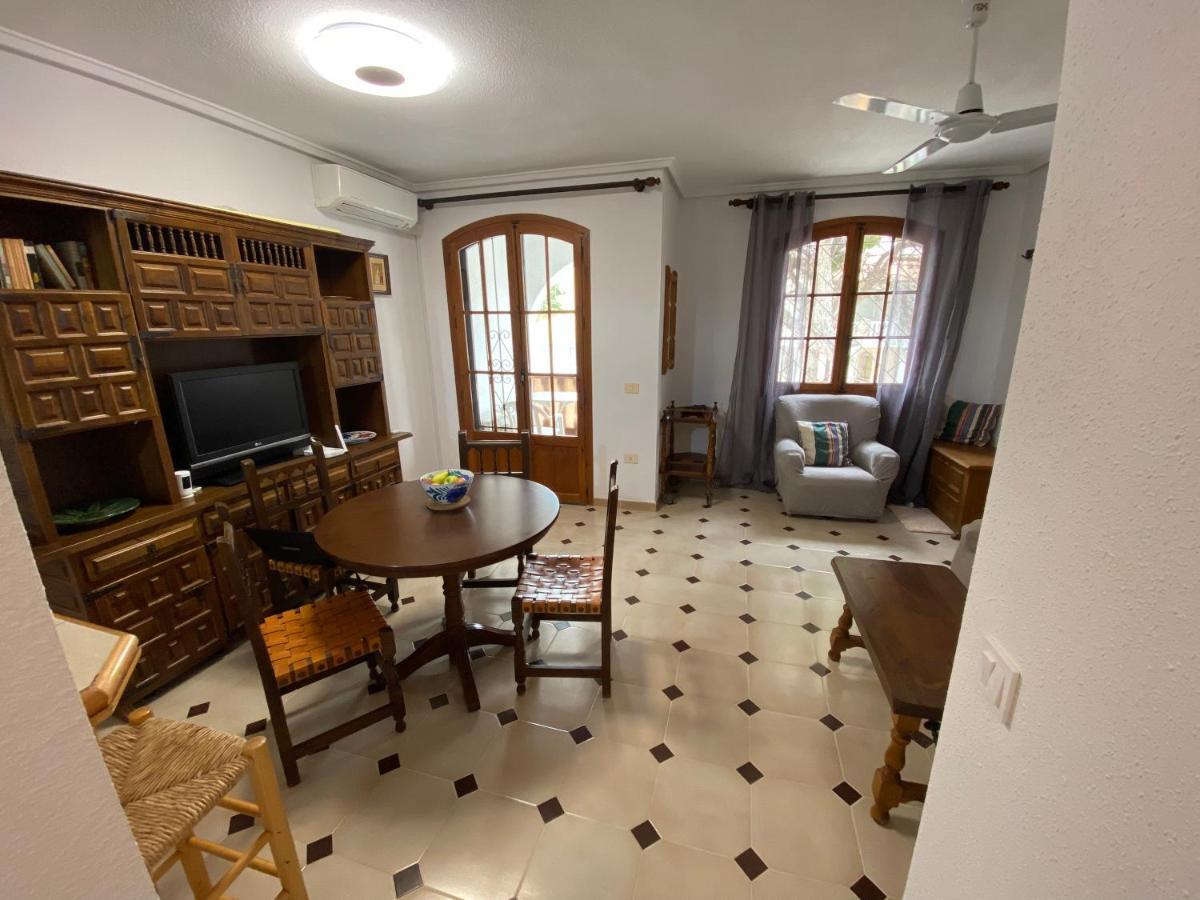 Orihuela Costa 2-Bedroom 1-Bath Renovated Vacation Rental On La Zenia Beach Ngoại thất bức ảnh